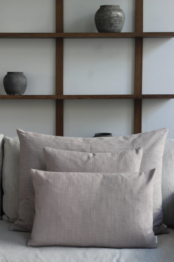 Sandfarvet hørpuder