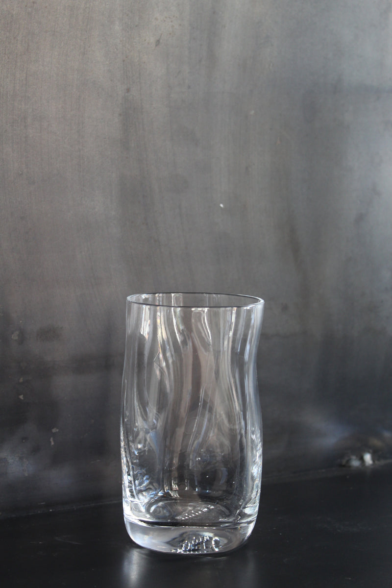 Stort vandglas i klart glas